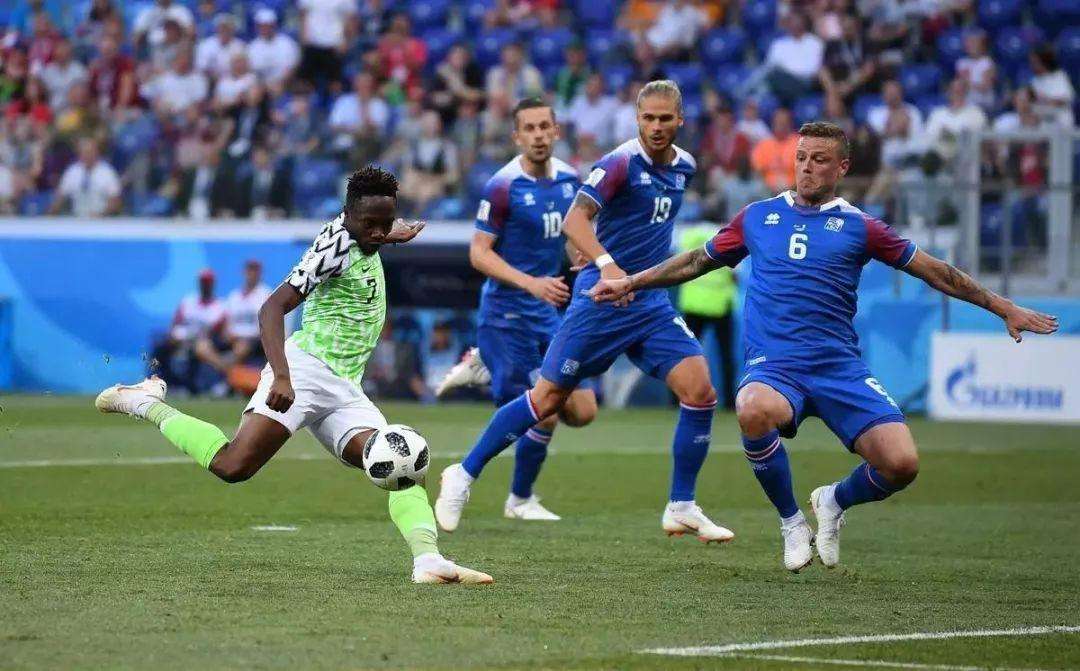 利物浦击败老对手湖人，晋级之路一路高歌！(利物浦队首发)-爱游戏官方网站