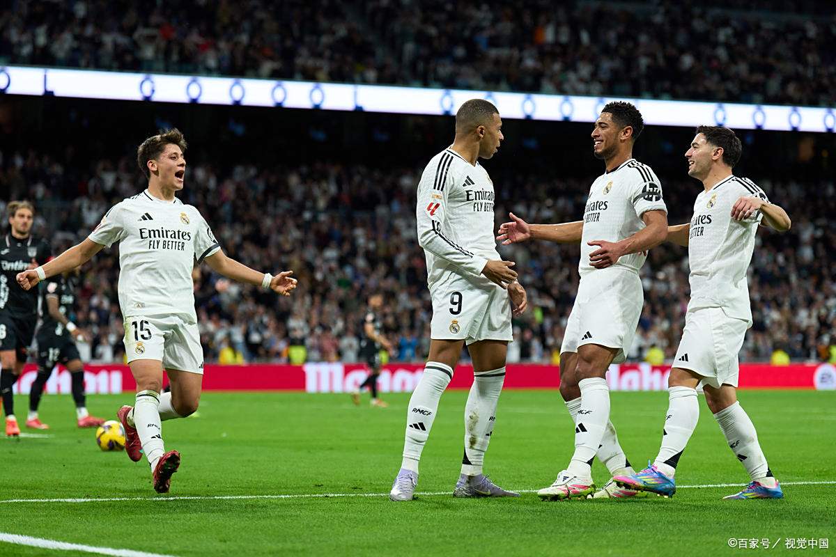 包含费德勒迎来十赛季出色发挥，皇家马德里观众热烈欢呼！上演精彩一战的词条-爱游戏