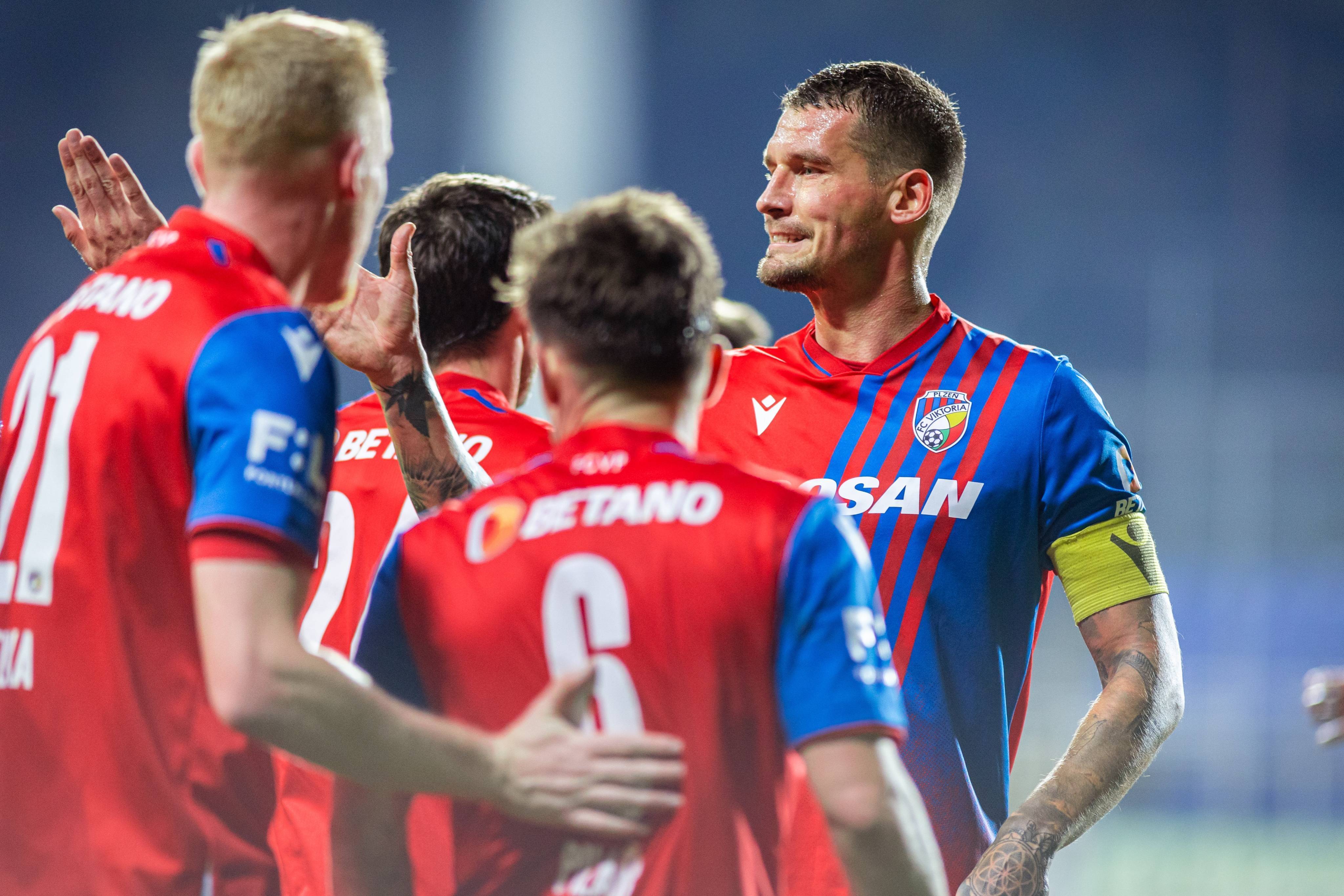 包含那不勒斯迎欧冠关键赛，赛后篮板制胜，引发热议，球队文化再被提及的词条-爱游戏